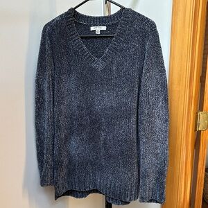 Orvis Navy V-Neck Sweater